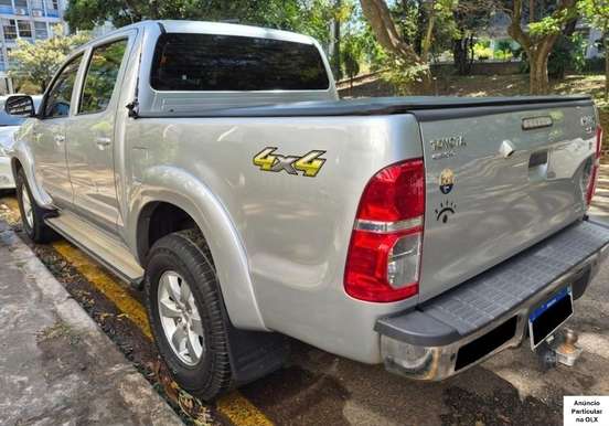 TOYOTA-HILUX-2.7 SRV 4X4 CD 16V FLEX 4P AUTOMÁTICO TOYOTA-HILUX-2014
