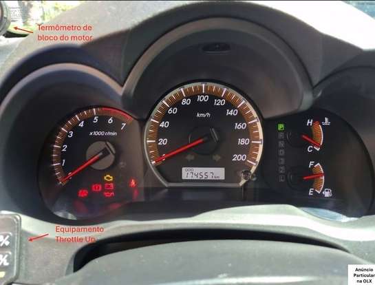 TOYOTA-HILUX-2014