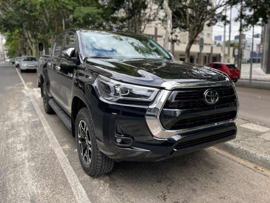 TOYOTA-HILUX-2021