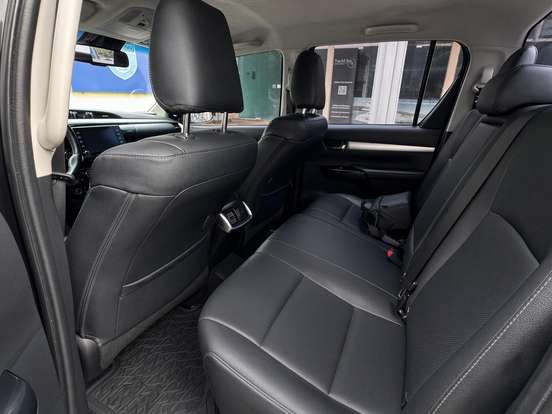 TOYOTA-HILUX-2.8 D-4D TURBO DIESEL CD SRX 4X4 AUTOMÁTICO TOYOTA-HILUX-2021