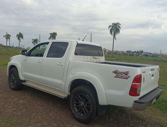 TOYOTA-HILUX-3.0 SRV 4X4 CD 16V TURBO INTERCOOLER DIESEL 4P AUTOMÁTICO TOYOTA-HILUX-2012