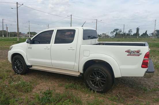 TOYOTA-HILUX-3.0 SRV 4X4 CD 16V TURBO INTERCOOLER DIESEL 4P AUTOMÁTICO TOYOTA-HILUX-2012