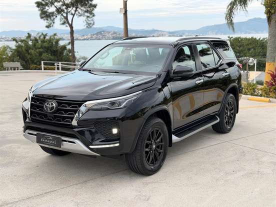 TOYOTA-HILUX SW4-2.8 D-4D TURBO DIESEL SRX 7L 4X4 AUTOMÁTICO TOYOTA-HILUX SW4-2021