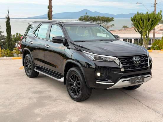 TOYOTA-HILUX SW4-2.8 D-4D TURBO DIESEL SRX 7L 4X4 AUTOMÁTICO TOYOTA-HILUX SW4-2021
