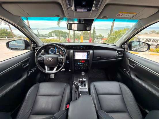 TOYOTA-HILUX SW4-2021
