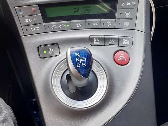 TOYOTA-PRIUS-1.8 16V HÍBRIDO 4P AUTOMÁTICO TOYOTA-PRIUS-2015
