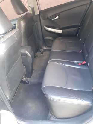 TOYOTA-PRIUS-2015