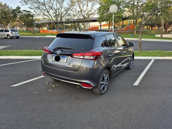 TOYOTA-YARIS-2021