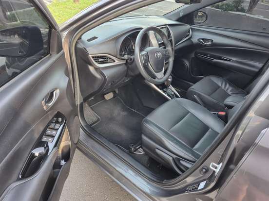TOYOTA-YARIS-2021