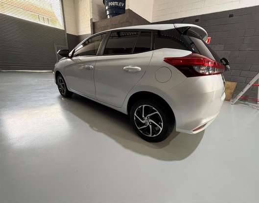 TOYOTA-YARIS-2024