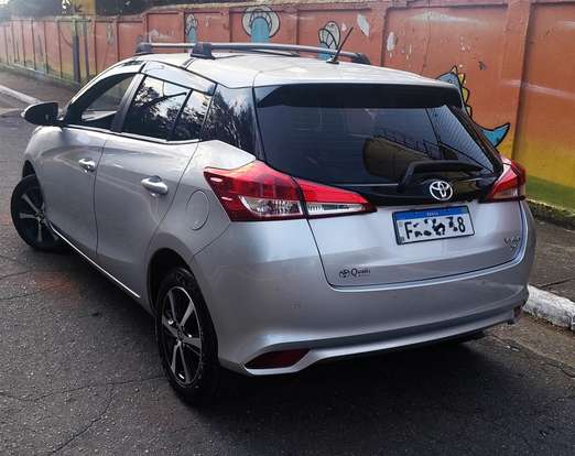 TOYOTA-YARIS-2020