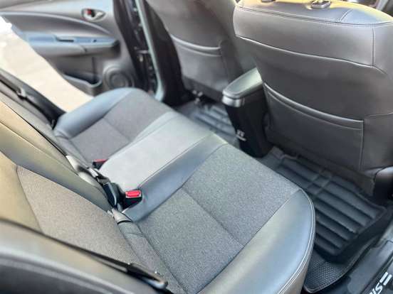 TOYOTA-YARIS-2022