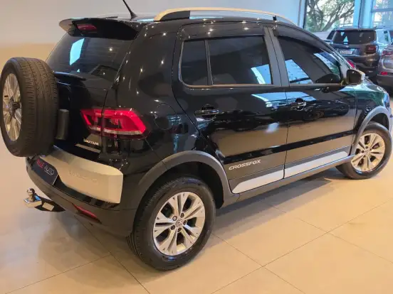 VOLKSWAGEN-CROSSFOX-2017