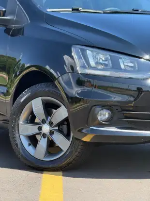 VOLKSWAGEN-FOX-2019