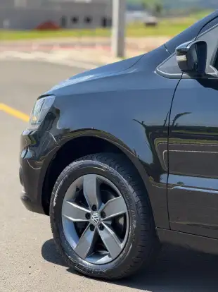 VOLKSWAGEN-FOX-2019