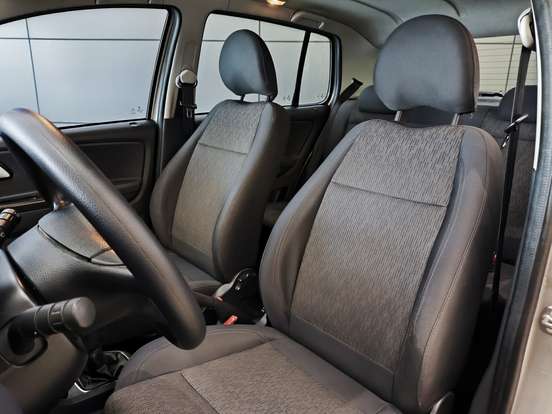 VOLKSWAGEN-FOX-2012