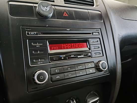 VOLKSWAGEN-FOX-2012