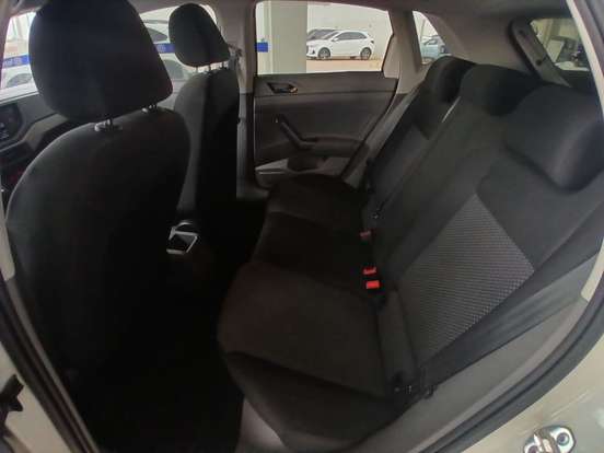 VOLKSWAGEN-POLO-2019