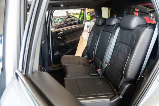 VOLKSWAGEN-TIGUAN-2023