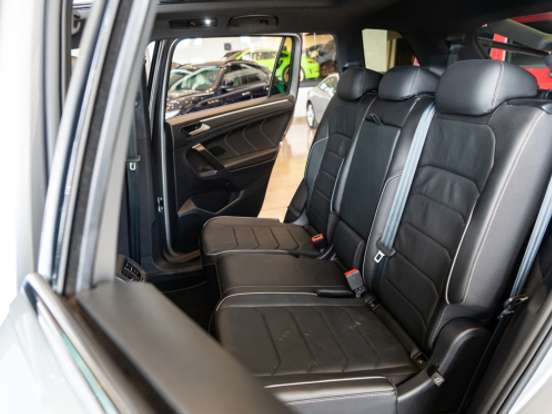 VOLKSWAGEN-TIGUAN-2.0 300 TSI GASOLINA ALLSPACE R-LINE AUTOMÁTICO VOLKSWAGEN-TIGUAN-2023