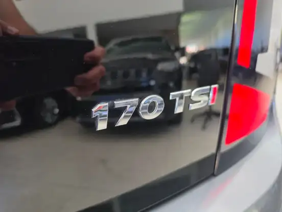 VOLKSWAGEN-UP-2020
