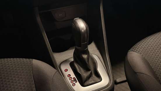 VOLKSWAGEN-VOYAGE-2021