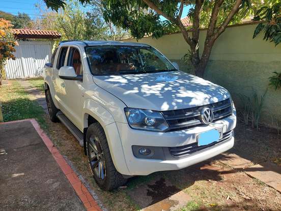 VOLKSWAGEN-AMAROK-2.0 TRENDLINE 4X4 CD 16V TURBO INTERCOOLER DIESEL 4P AUTOMÁTICO VOLKSWAGEN-AMAROK-2015