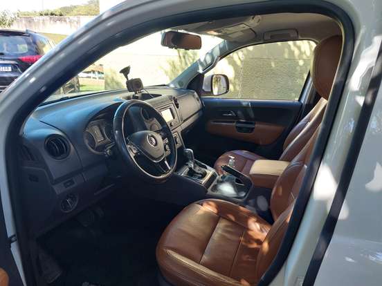 VOLKSWAGEN-AMAROK-2015