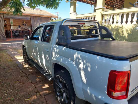 VOLKSWAGEN-AMAROK-2015