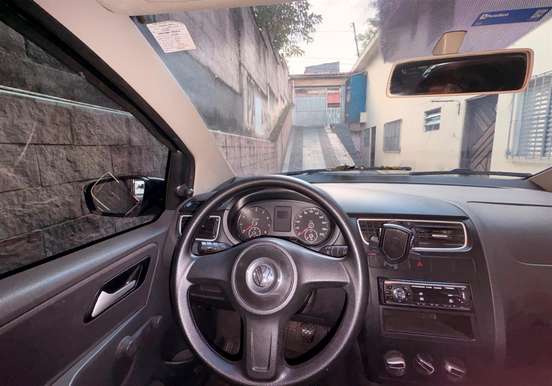 VOLKSWAGEN-FOX-2012