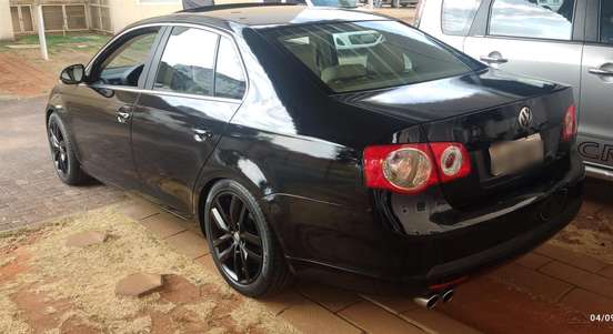 VOLKSWAGEN-JETTA-2009