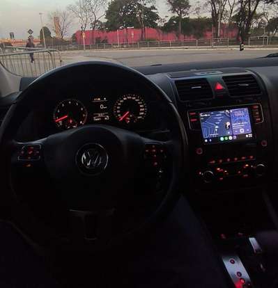 VOLKSWAGEN-JETTA-2010