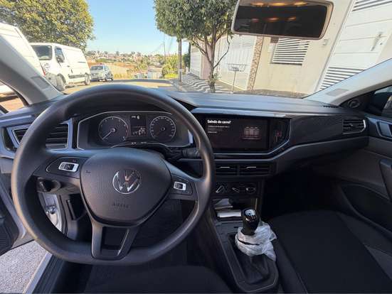 VOLKSWAGEN-POLO-2024