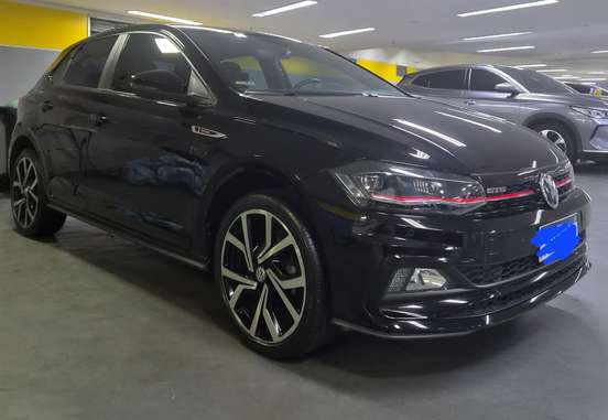 VOLKSWAGEN-POLO-2021