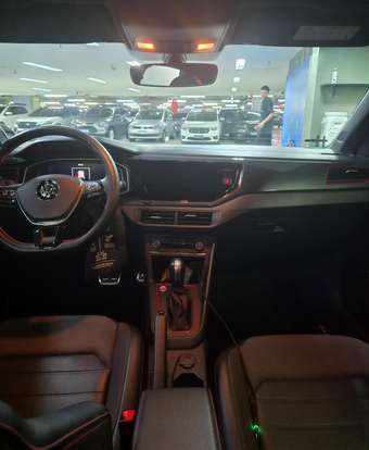 VOLKSWAGEN-POLO-2021