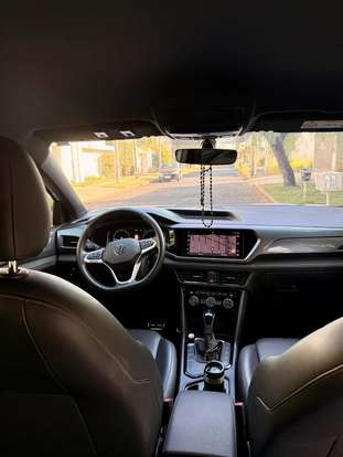 VOLKSWAGEN-TAOS-2021