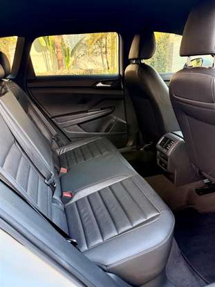 VOLKSWAGEN-TAOS-2021