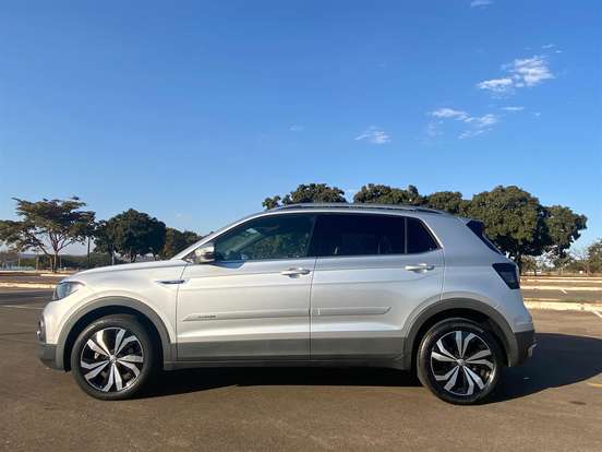 VOLKSWAGEN-T-CROSS-1.4 250 TSI TOTAL FLEX HIGHLINE AUTOMÁTICO VOLKSWAGEN-T-CROSS-2020