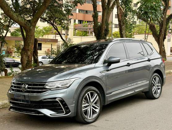 VOLKSWAGEN TIGUAN 2.0 300 TSI GASOLINA ALLSPACE R-LINE AUTOMÁTICO
