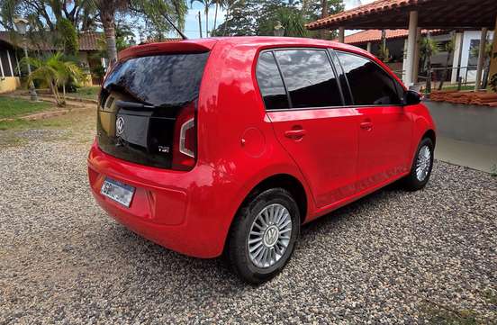 VOLKSWAGEN-UP-2016