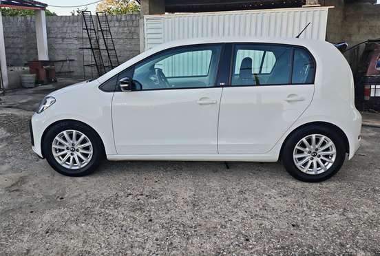VOLKSWAGEN-UP-2018