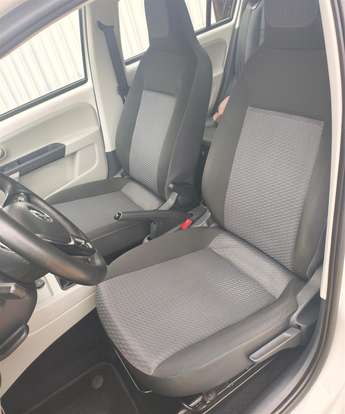 VOLKSWAGEN-UP-2018