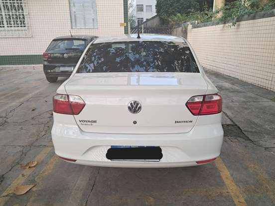 VOLKSWAGEN-VOYAGE-2013