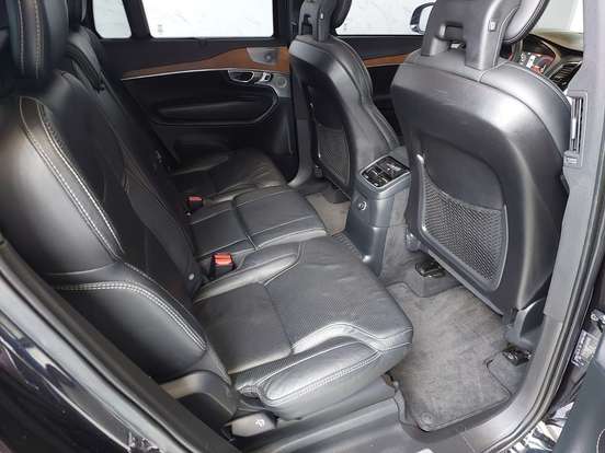 VOLVO-XC90-2018