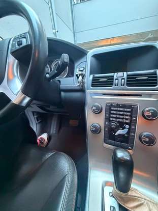 VOLVO-XC60-2012