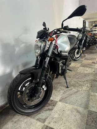 YAMAHA-FAZER 600-2009