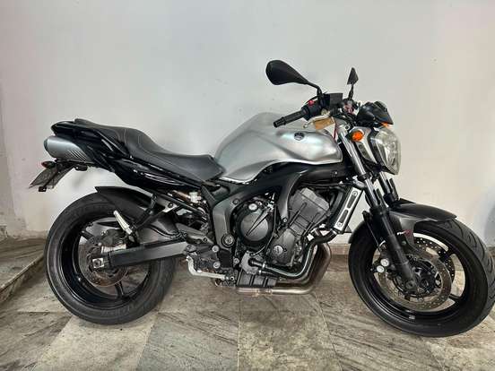 YAMAHA-FAZER 600-2009
