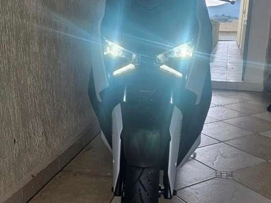 YAMAHA-XMAX 250 CONNECTED ABS YAMAHA-XMAX 250 CONNECTED ABS-2025