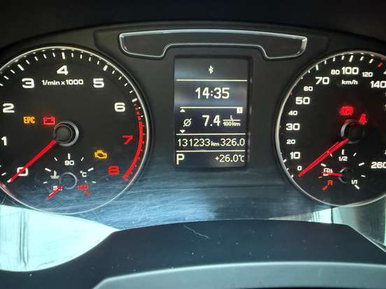 AUDI-Q3-1.4 TFSI ATTRACTION GASOLINA 4P S TRONIC AUDI-Q3-2015