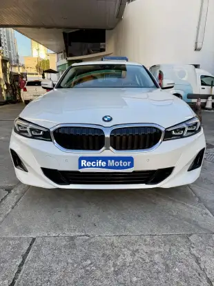 BMW-320i-2022